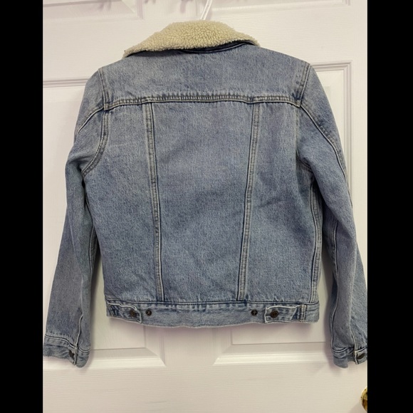 Levi’s Sherpa trucker jacket - Picture 2 of 3